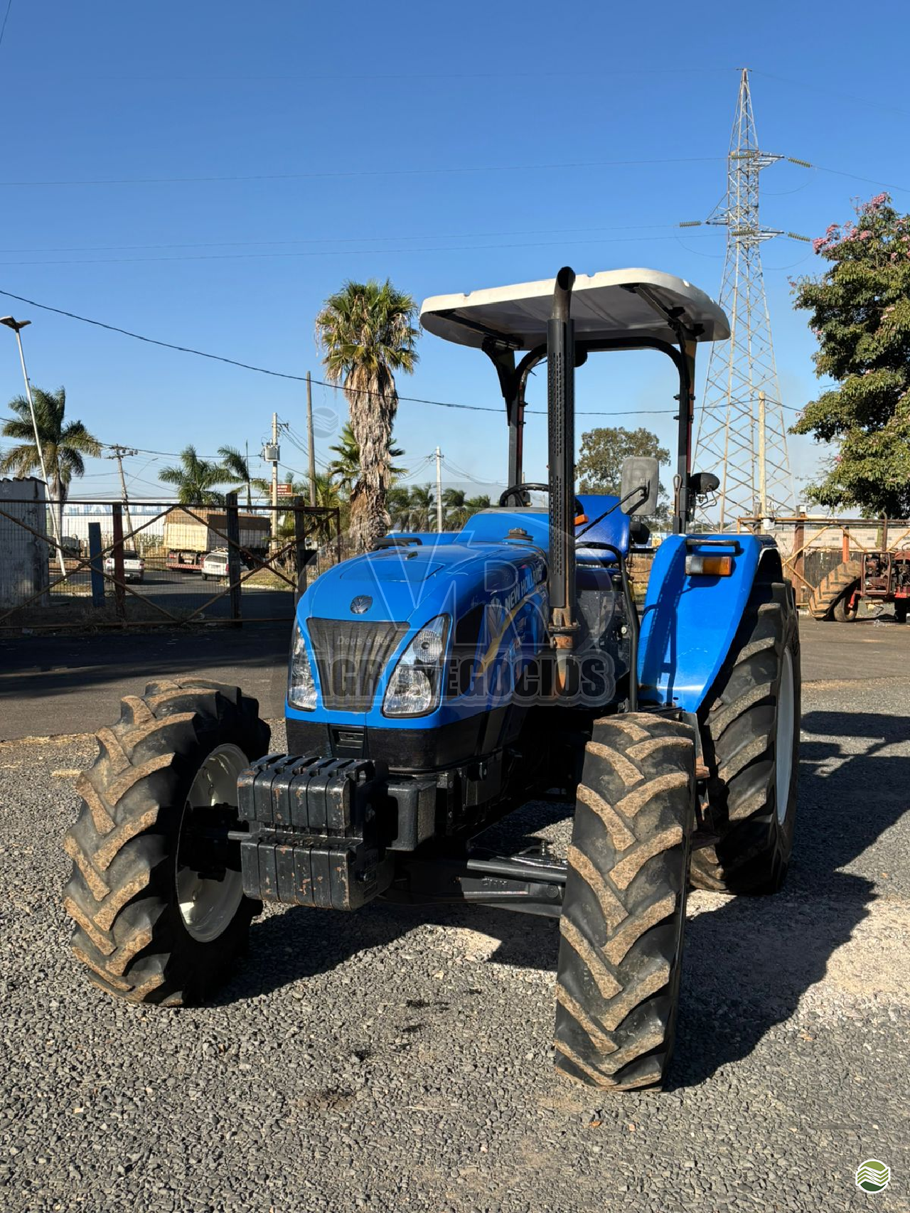 TRATOR NEW HOLLAND NEW TT4.75 Tração 4x4 VR Agronegócios ARAXA MINAS GERAIS MG